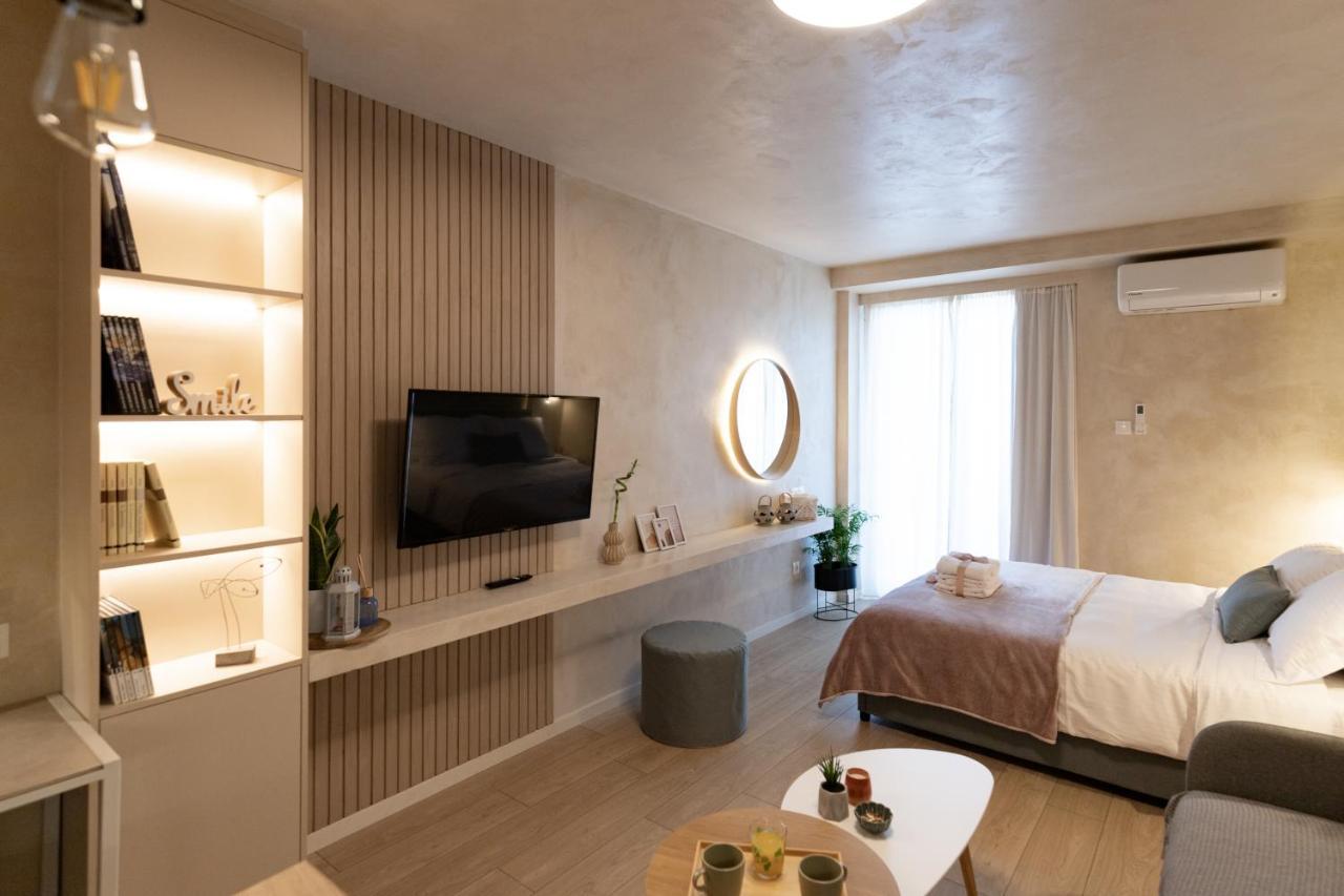 Apo-Zachari Elegant Apartment Larissa Buitenkant foto