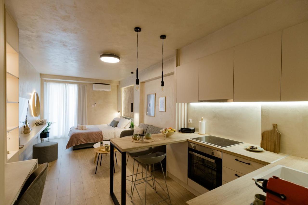Apo-Zachari Elegant Apartment Larissa Buitenkant foto