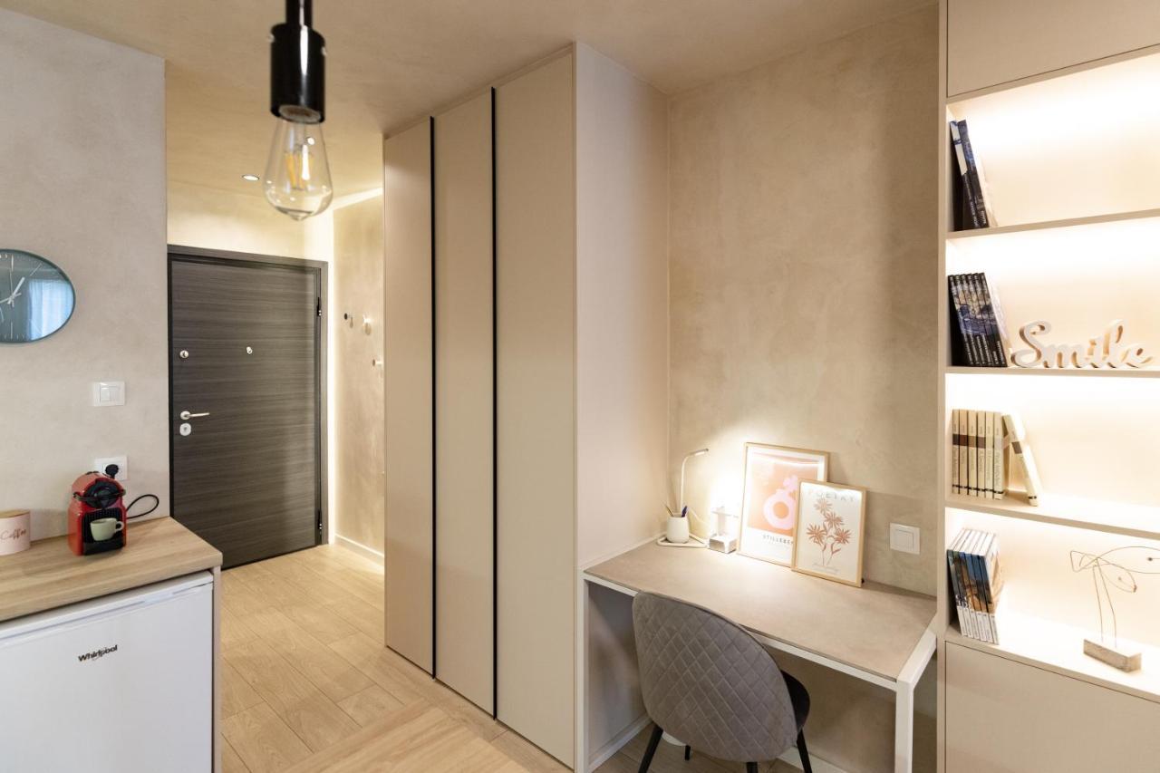 Apo-Zachari Elegant Apartment Larissa Buitenkant foto